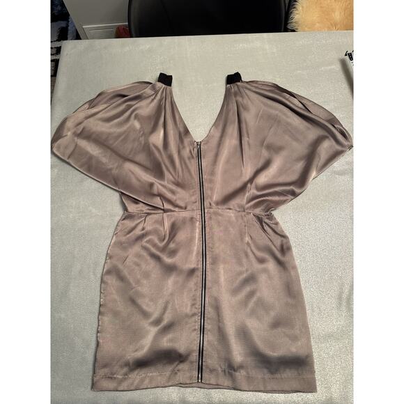 Forever 21 Mini Dress Champagne Full Length Zipper Women's Large Bat Wing Sleeve - Picture 1 of 7